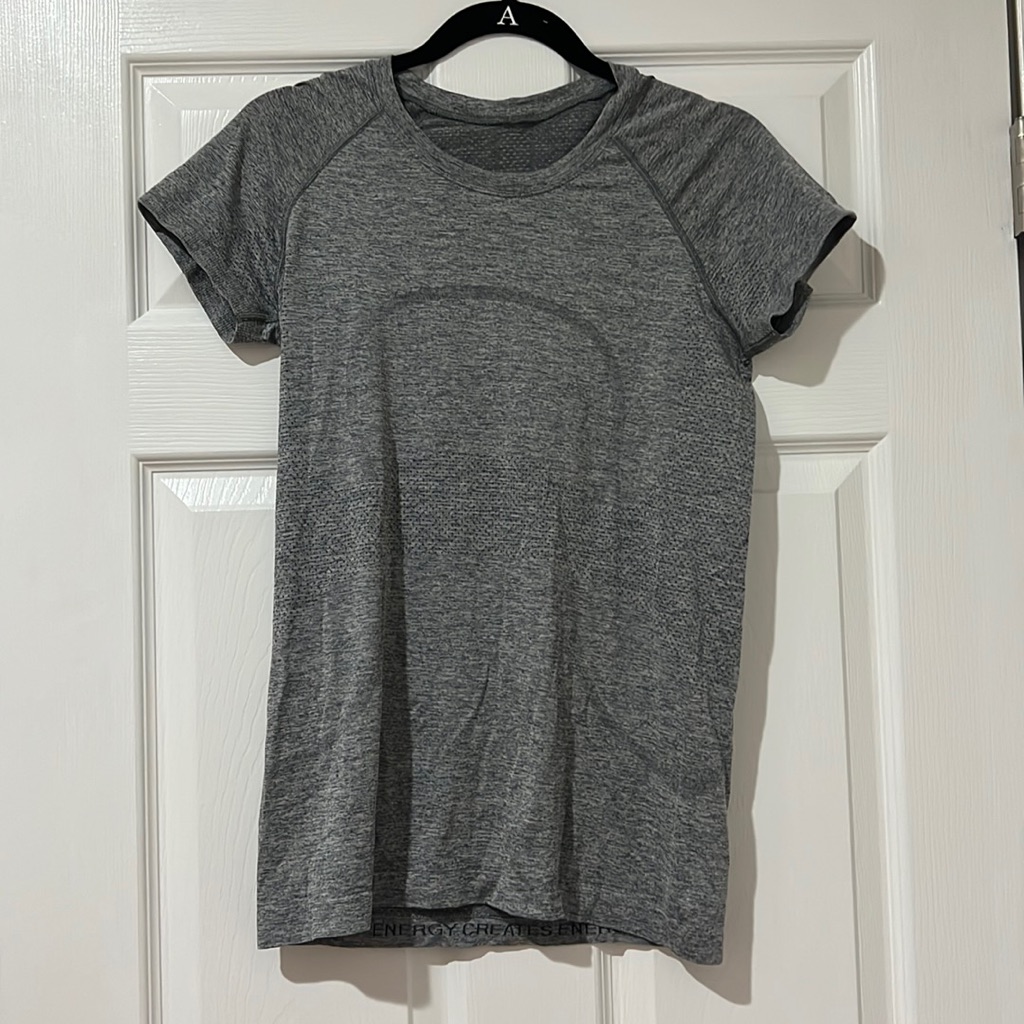 Lululemon Swiftly Tech Short Sleeve - Size 8